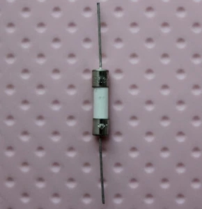 Fusible de plomo axial con pasadores de cuerpo de cerámica T6.3AH250V 5*20 mm - Imagen 1 de 1
