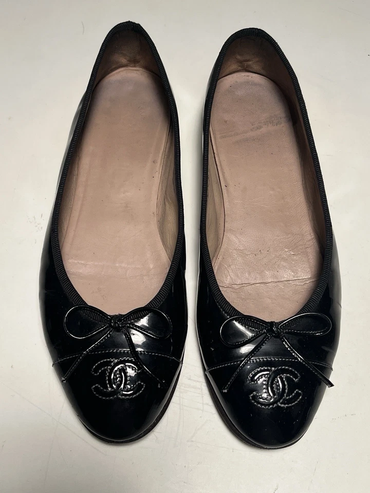 Chanel Women's Size 36.5 Cap Toe Ballerina Logo Flats black  - Image 1 of 4