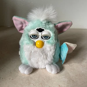 Furby Babies Tiger Electronics 1999 de colección modelo de peluche blanco y aguamarina 70-940 con - Imagen 1 de 15