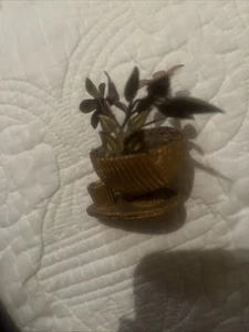 Metal Flowers THIMBLE BASKET VASE 3.25" Bouquet Floral NICE - Picture 1 of 3