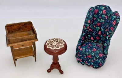 Lote de miniaturas de sala cómoda silla/escritorio/mesa casa de muñecas/diorama/caja de sombras Foto 1 de 4