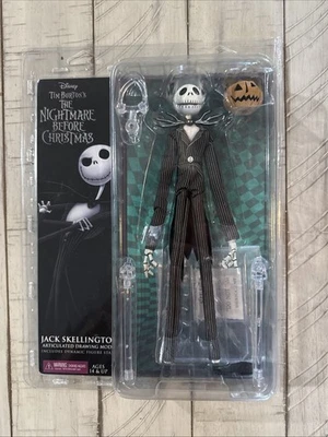 Boneco Disney Nightmare Before Christmas Jack Skellington com abóbora 2023 NECA - Imagem 1 de 2