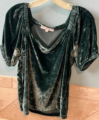 Blusa LOFT para mujer verde esmeralda terciopelo manga abullonada cuello corazón, PEQUEÑA. Foto 1 de 4
