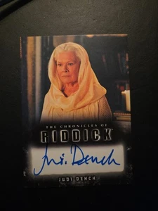 JUDI DENCH 2004 The Chronicles of Riddick as Aereon Auto Autograph Rittenhouse - Picture 1 of 5