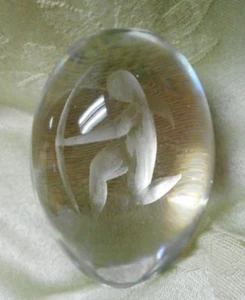 Mid Century Modern Ekena's Sweden Etched Glass Sagittarius Paperweight - Picture 1 of 7