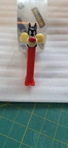 PEZ Looney Tunes Sylvester - red stem - Loose - slovenia - Picture 1 of 2