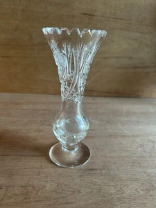 Jarrón de vidrio cortado molinete Starburst borde de diente de sierra transparente 7" de alto sin marca vintage - Imagen 1 de 24