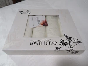 Fingal Townhouse Merrion 4PC Napkin Set New In Box by Charles Gallen - Picture 1 of 6
