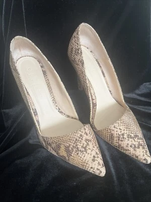 Tacones OFFICE LONDON, Camel Snake Talla 7, Raros Jilly Court Snake Tacones De Colección Foto 1 de 4