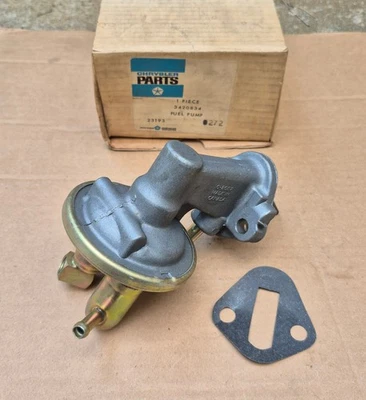 Dodge Plymouth 1970 1971 camioneta A100 198 225 nuevo MoPar Carter bomba de combustible Foto 1 de 4