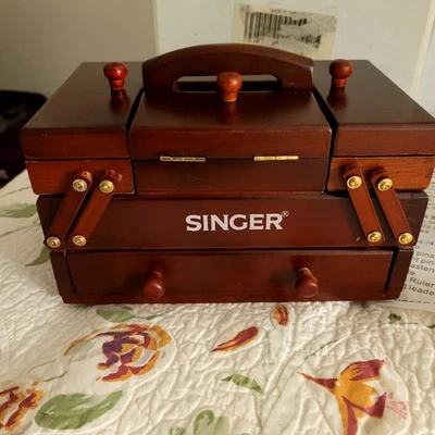Kit de costura de madera acordeón SINGER DE COLECCIÓN con artículos de costura en ORIG. CAJA Foto 1 de 4