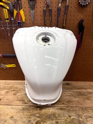 17-20 OEM YAMAHA YZF R6R GAS TANK FUEL CELL RESERVOIR NO DENTS - Image 1 of 4