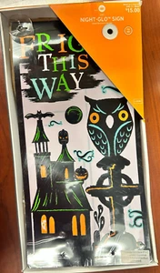 Insegna Hallmark Halloween Night-Glo Gufo "Fright This Way" spettrale nuova ASPIRAZIONE - Foto 1 di 6