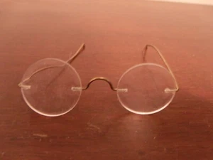 COLLECTIBLE SMALL ROUND DOLL EYEGLASSES 3 1/4 INCH ARM TO ARM - Picture 1 of 2