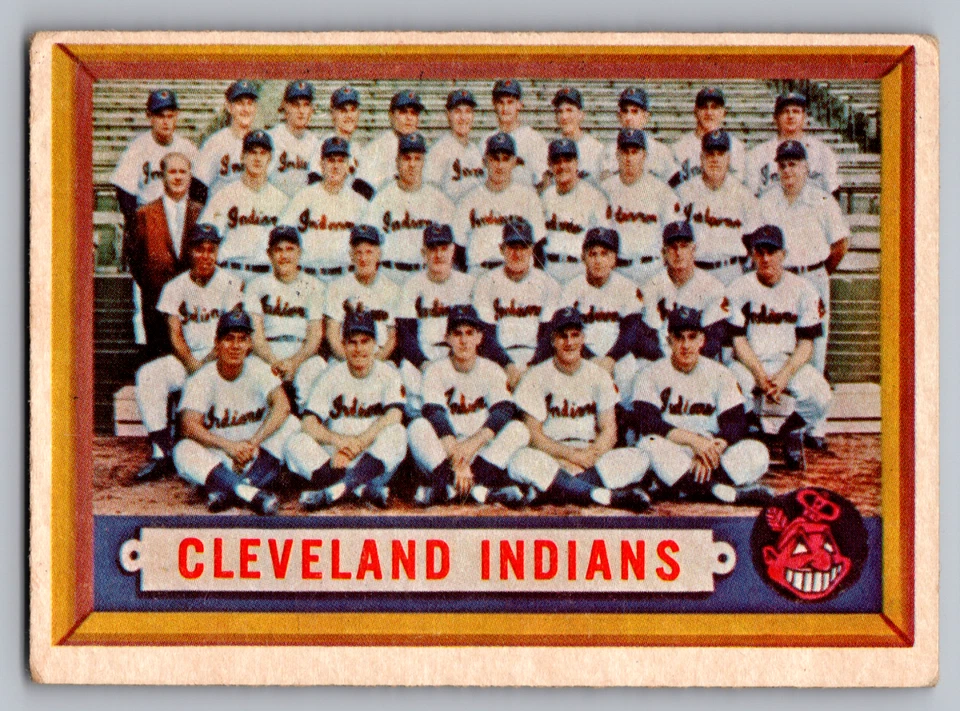 Tarjeta del equipo 1957 Topps #275 Cleveland Indians con Bob Lemon/Bob Feller/Early Wynn Foto 1 de 3