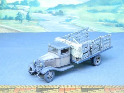 O Scale 1/48 BUILT, DETAILED & WEATHERED 1920s FLATBED STAKE TRUCK with LOAD - Image 1 of 4