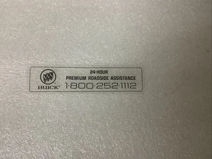 Calcomanía de ventana de asistencia en carretera GM Buick genuina ANTIGUA STOCK (1994-2009) - Imagen 1 de 2