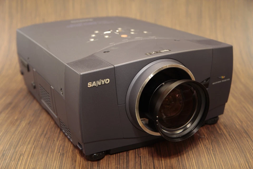 Sanyo PLV-70 1366x768 WXGA+ LCD projector - Works great- Low use genuine lamp - Image 1 of 4