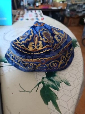 Ancien chapeau oriental brodé main - Photo 1/3