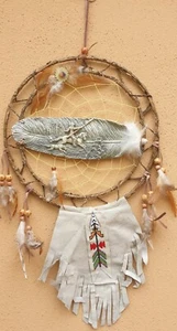 Atrapasueños Ø 28 cm con pluma de piedra artificial talla, atrapasueños escudo almendra - Imagen 1 de 5