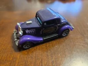 Hot Wheels Vintage Ford Coupé 1979 Viola Mattel Auto Giocattolo Diecast - Foto 1 di 5