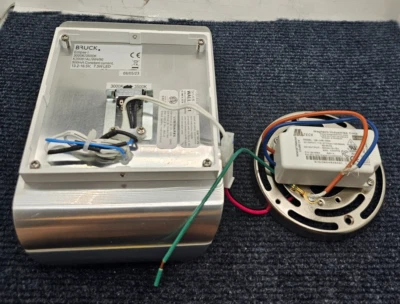 Aplique de pared arriba y abajo Bruck Eclipse 1: WALL-EC1 3000K o 3500K K20091AL/WH/90 Foto 1 de 4