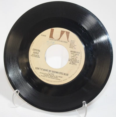 Crystal Gayle — Don’t It Make My Brown Eyes Blue / It’s All Right With Me 45 об/мин - Изображение 1 из 2