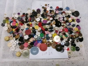 ** Vintage BUTTON LOT #29 - ESTATE SALE Purchase - over 1 pound - ASSORTED ** - Picture 1 of 1