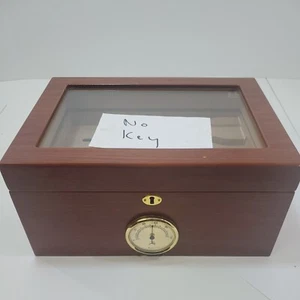 Glasstop 100 Capacity Humidor Humidifier and Built-in Hygrometer Orlean Group  - Picture 1 of 11