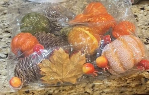 Thanksgiving table decor - Picture 1 of 3