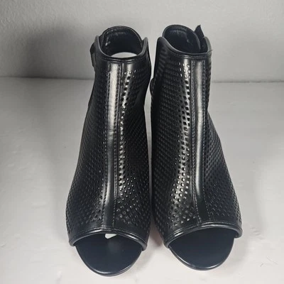 Merona Faux Leather Bootie Heels Womens Perforated Slingback 8.5 Black - Image 1 of 4