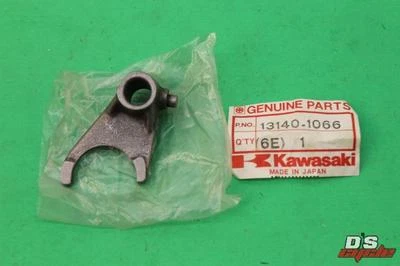 NOS KAWASAKI 1982-1985 KLT250 KL250 4TH AND TOP SHIFT FORK 13140-1066 - Image 1 of 4