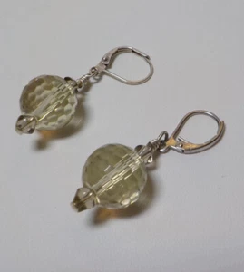 Silberfarbene Quarz Ohrhänger. 12MM. 1 9/16” X 1/2”. 5,89 Gramm - Bild 1 von 4