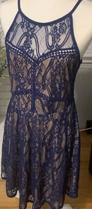 Francesca's Blue and Cream Lined Lace Dress open back sz lge waist 32 in bust 36 - Picture 1 of 5