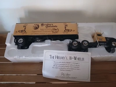 Caja de cerillas réplica Hershey Peterbilt semi Foto 1 de 3