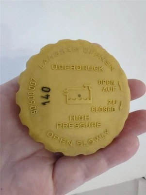 1998 SAAB 900 Coolant Overflow Cap Used OEM Part Foto 1 de 3