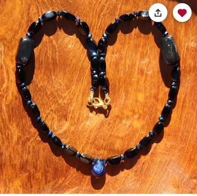 Collar Talismán Giorgio Tsoukalos Itty Bitty Antiguos Extraterrestres ÚNICO EN SU CLASE DIFÍCIL DE ENCONTRAR Raro Foto 1 de 4