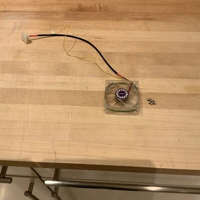 Antec 80mm 3 Pin And Molex Clear Case Fan With Lights and Screws - Image 1 of 4