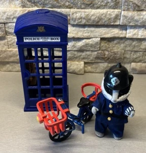 Sylvanian Families PC Roberts & Police Box Fahrrad blau Telefon Polizist Calico - Bild 1 von 23