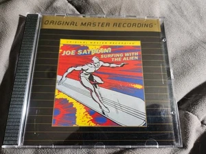 Surfing With The Alien: Joe Satriani - 24K GOLD CD Ultradisc II MOBILE FIDELITY - Foto 1 di 6