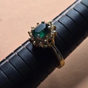 Emerald Engagement Ring Promise Ring VTG Rhinestone Gold Tone Size 8 - Picture 1 of 6