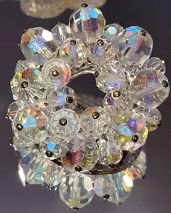Beautiful Vintage Clear Aurora Borealis Wreath Brooch - Picture 1 of 8