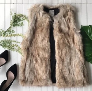 Zara Trafaluc Outerwear Faux Fur Brown Clip Vest Size Small Women’s Size Small - Picture 1 of 12