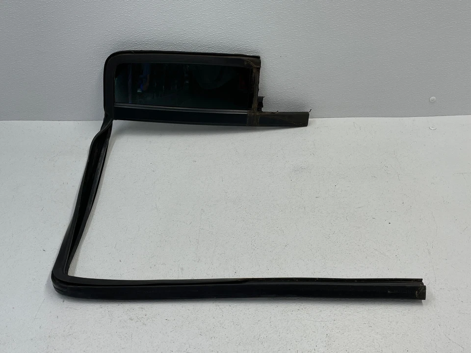 Sello de moldura de ventana del conductor trasero izquierdo Hummer H3 2006-2010 1498 OEM Foto 1 de 4