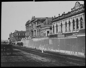 STREET IN AUCKLAND NEW ZEALAND C1890 Magic Lantern Slide PHOTO SHOPS - Picture 1 of 3