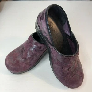 Sanita Professional Purple Clogs Eur 35 EUC - Picture 1 of 4
