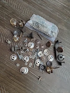Antike/Vintage Möbelbeschläge Knöpfe, Schrauben, Muttern, Distanzstücke. ersatzteile - Bild 1 von 6