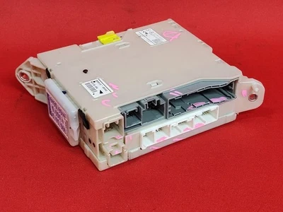 Lexus IS250 IS350 ISF 2011 2012 transmisión automática conductor izquierdo caja de fusibles bloque de conexiones Foto 1 de 4