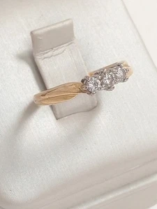 Vintage 18ct Yellow Gold Trilogy Ring Diamonds Hallmarked Gift Boxed 4.00g - Picture 1 of 11