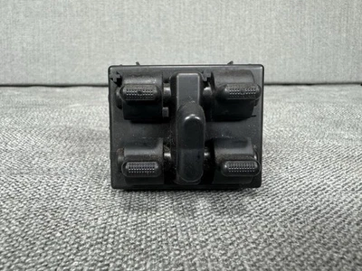 Interruptor de ventana eléctrica delantera Chrysler PT Cruiser Master 2006-2010 2007 2009 2010 Foto 1 de 4